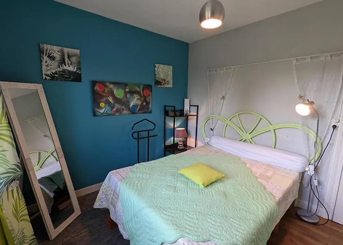 Avec Terrasse Et Jardin, Idéal Pour 4 Personnes, à - Fr-1-653-196 Appartamento *